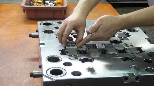 模具廠內部生產流程解析